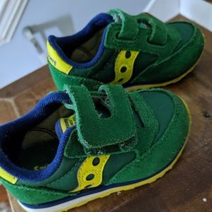 Saucony tennis shoes